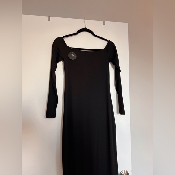 Klassy Network LONG SLEEVE OFF THE SHOULDER MAXI BRAMI DRESS sz small NEW W. TAG - Picture 7 of 7